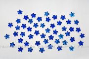 Nail Art Flower Power Strasssteinchen aus Acryl - saphirblau