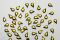 Nail Art Strasssteinchen aus Acryl Tropfen - gold