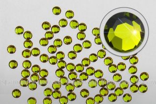 40 Nail World Strasteinchen Gr. SS5 - olivine 